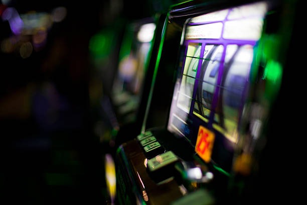 Comparison of j200m slot app and browser interface on mobile devices