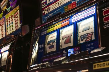 Live dealer table interface on j200m slot mobile